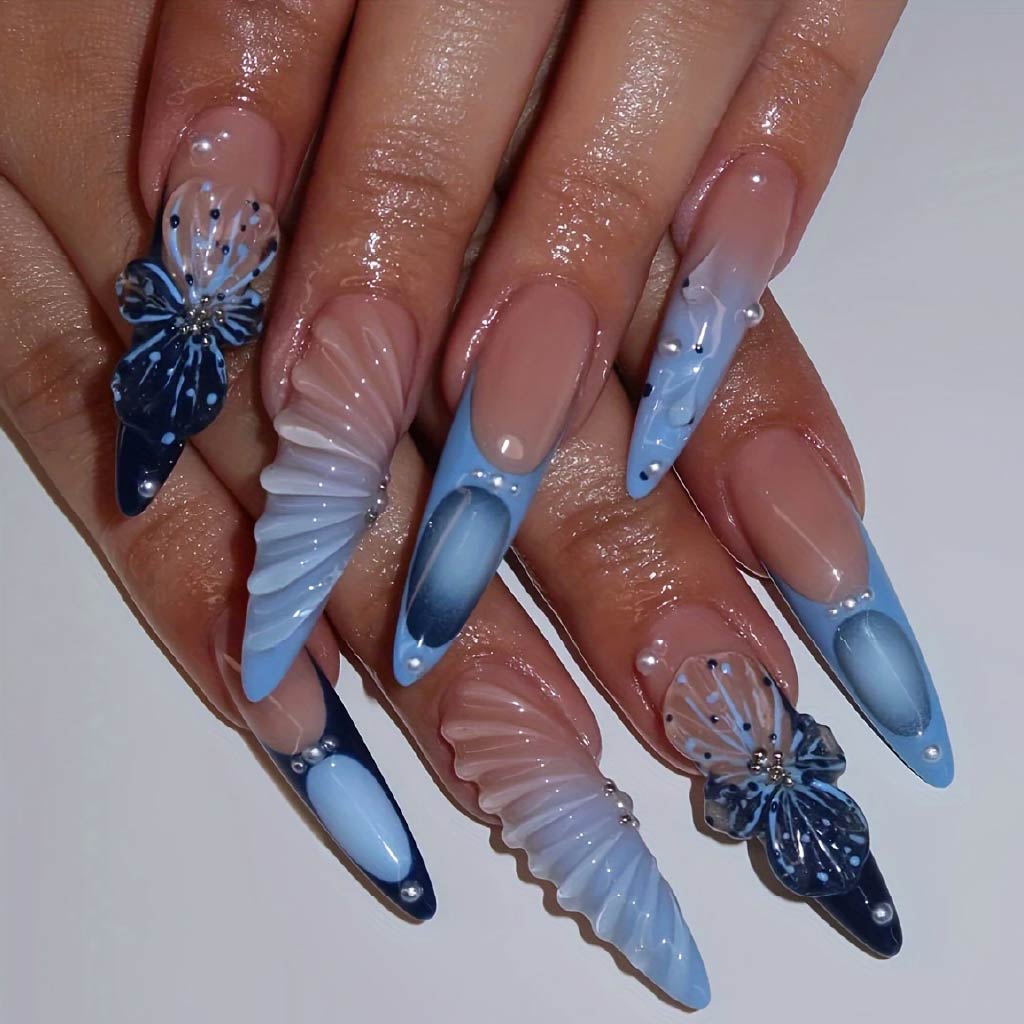 Elegant floral nail design