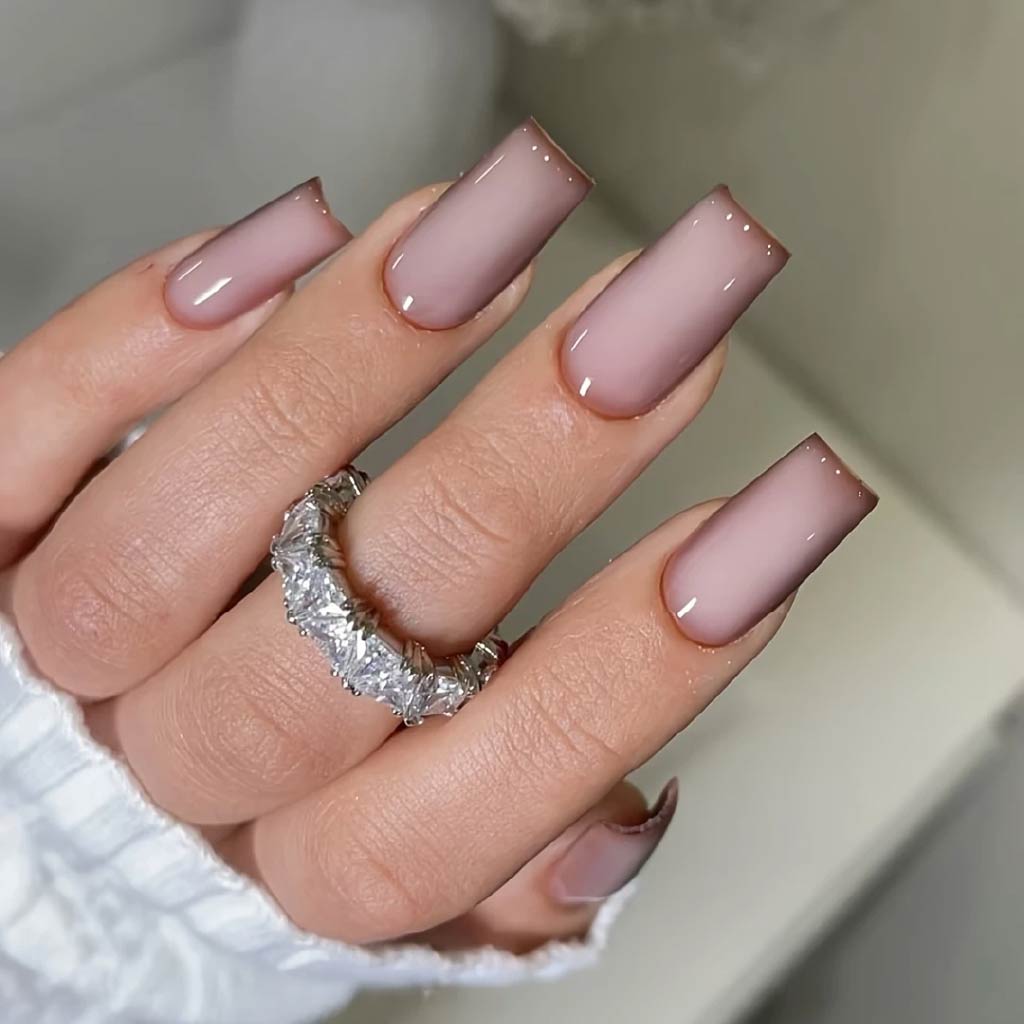 Elegant floral nail design